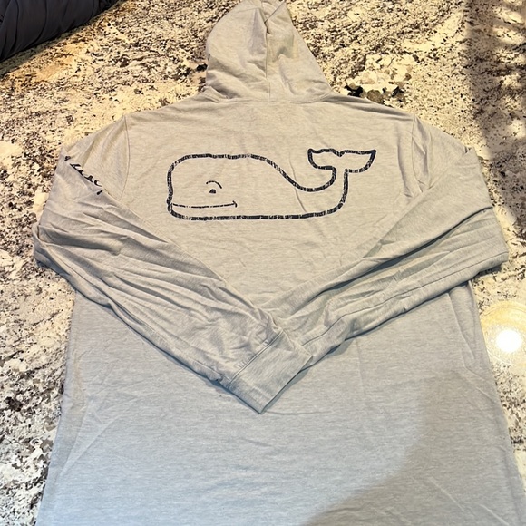 Vineyard vine put a long sleeve in size is medium - Picture 12 of 13